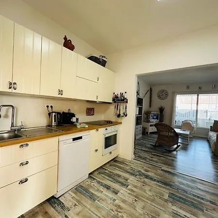 Appartement Les Pieds Dans Le Sable Narbonne Exterior photo
